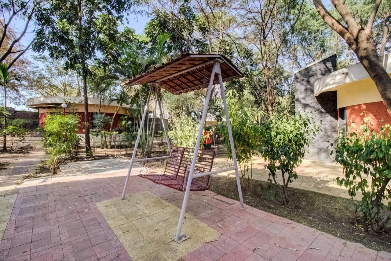 Hotel Tapovan Nashik Exteriör bild
