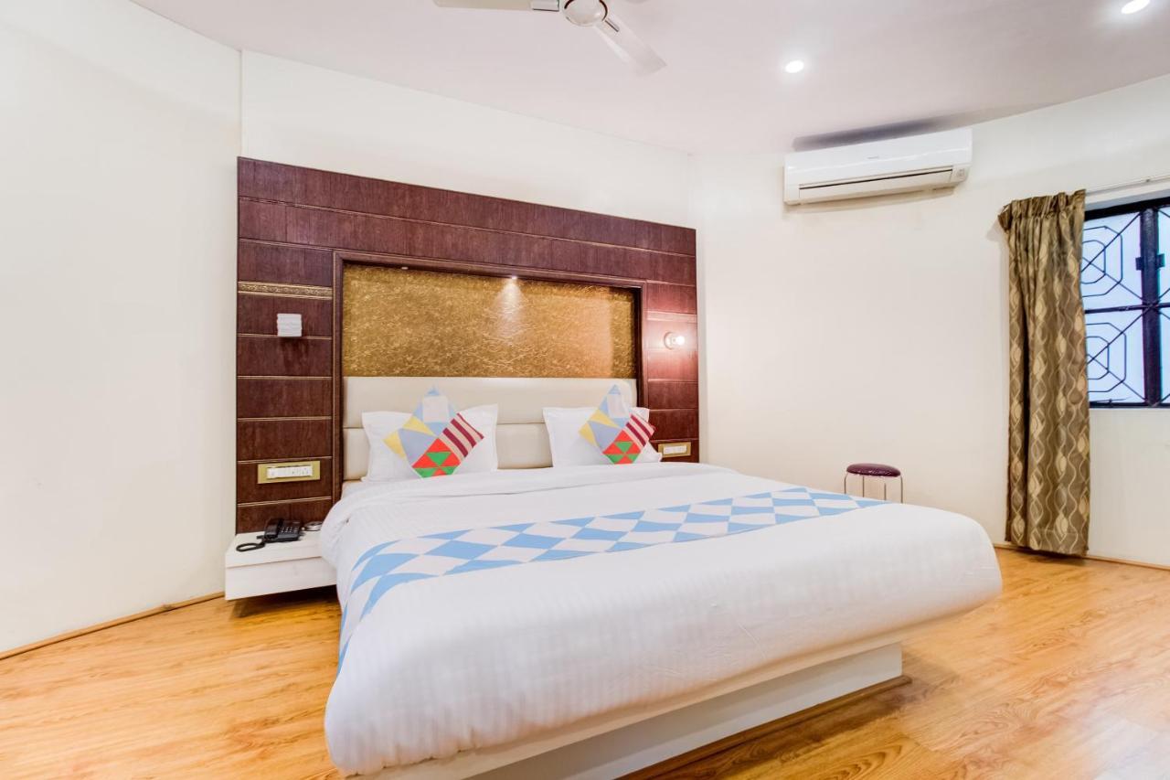 Hotel Tapovan Nashik Exteriör bild