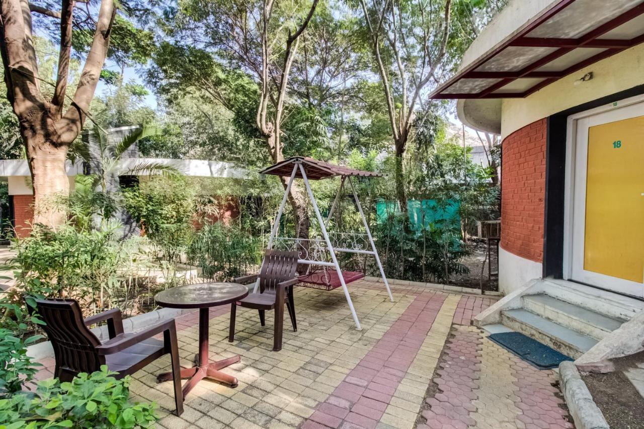 Hotel Tapovan Nashik Exteriör bild