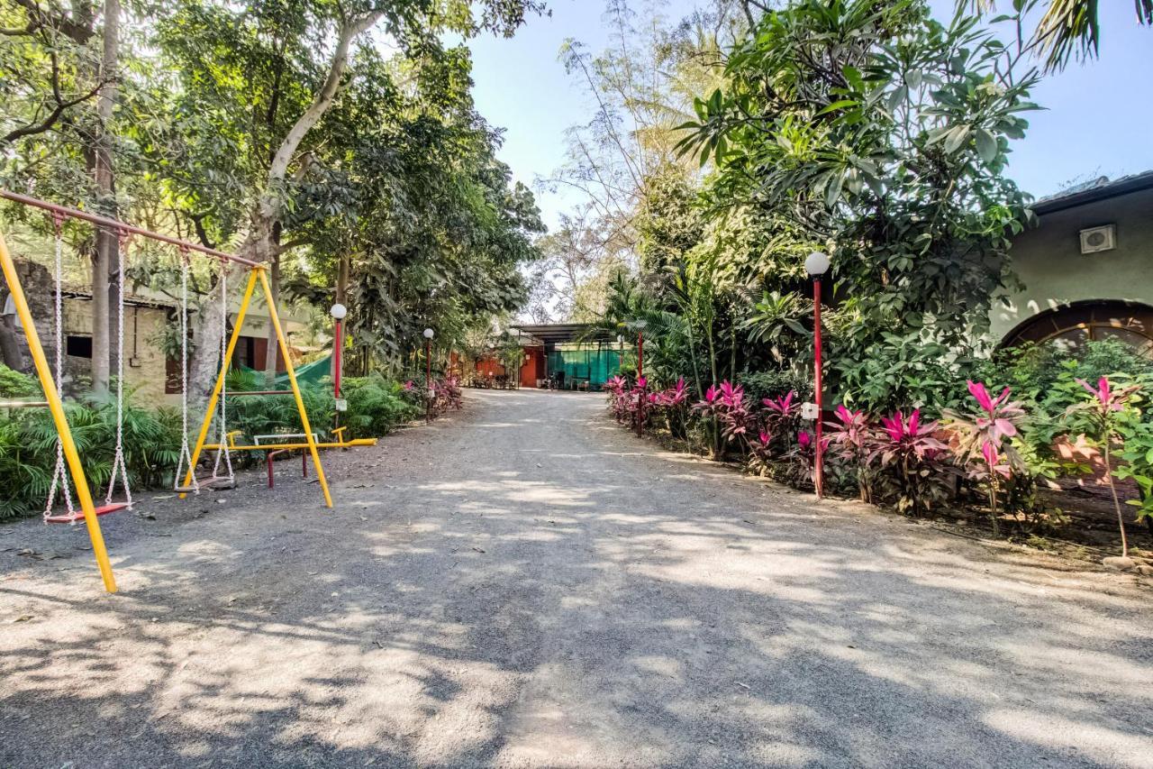 Hotel Tapovan Nashik Exteriör bild